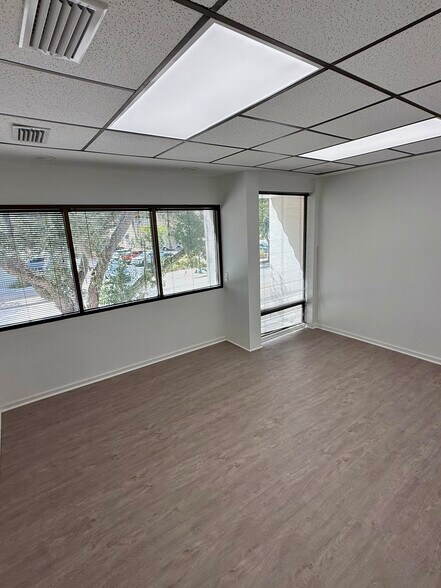 More Photos Of 2155 Main St, Sarasota Medical For Lease