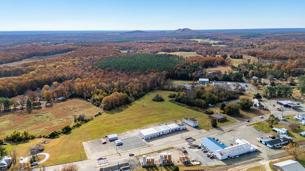 More Photos Of 1336 Main St, Dillwyn Auto Dealership For Sale