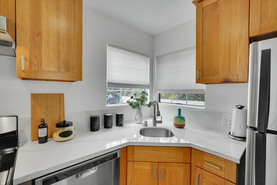 More Photos Of 828 Hill St, Santa Monica Apartments For Sale