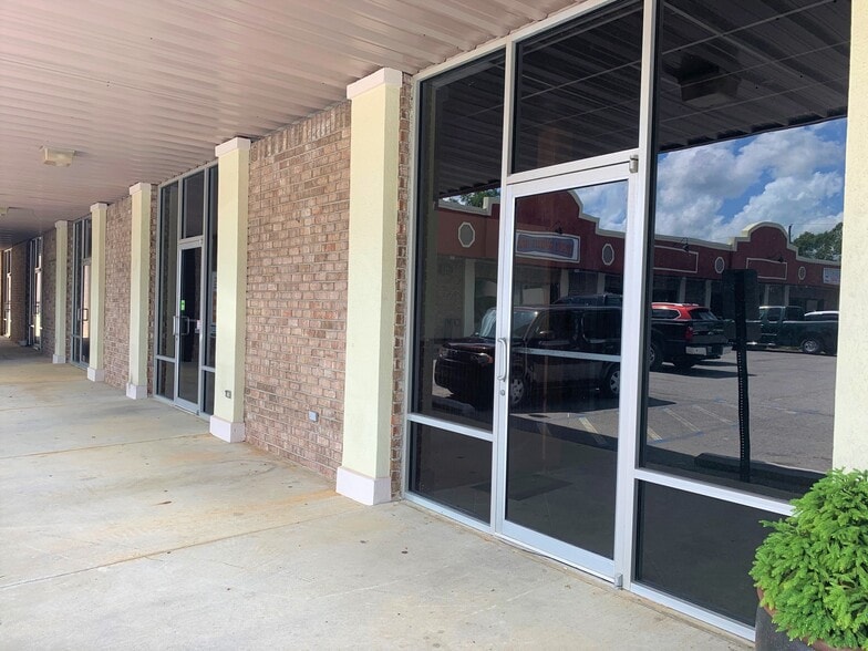 More Photos Of 2115 W 9 Mile Rd, Pensacola Unknown For Lease