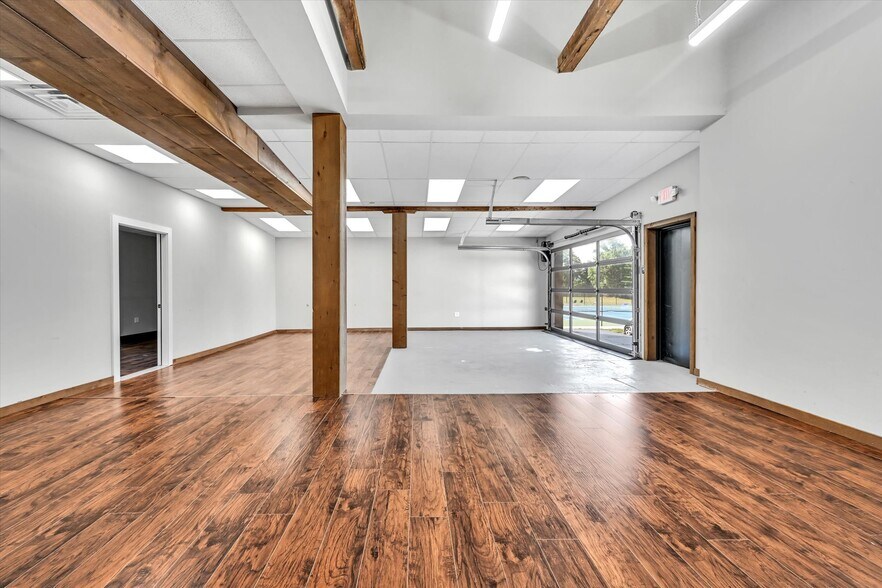 More Photos Of 1400 Maple St, Pottstown Light Distribution For Lease