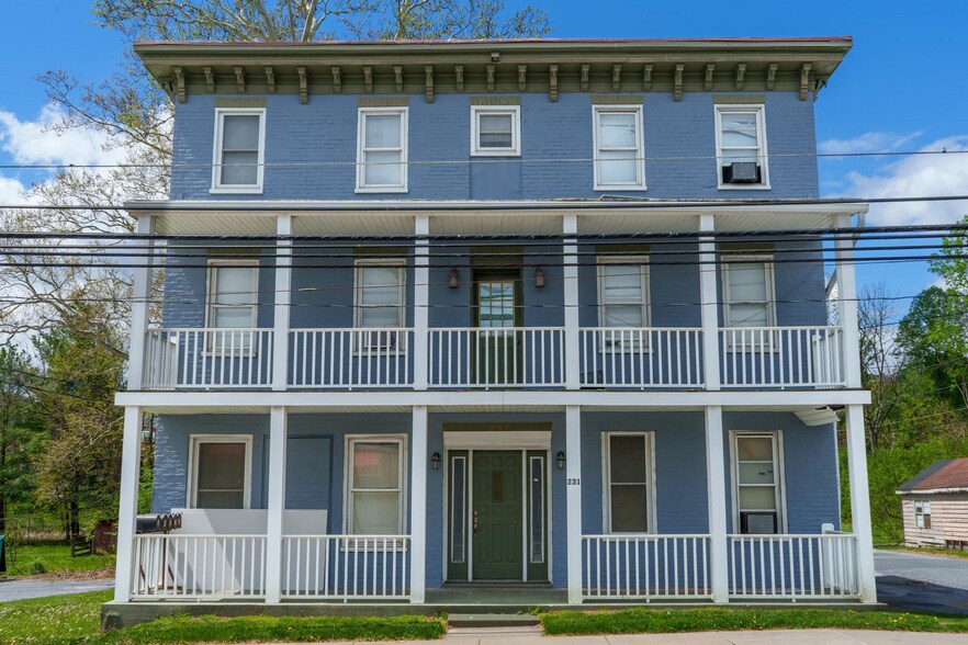 Primary Photo Of 229 N Church St, Thurmont Apartments For Sale