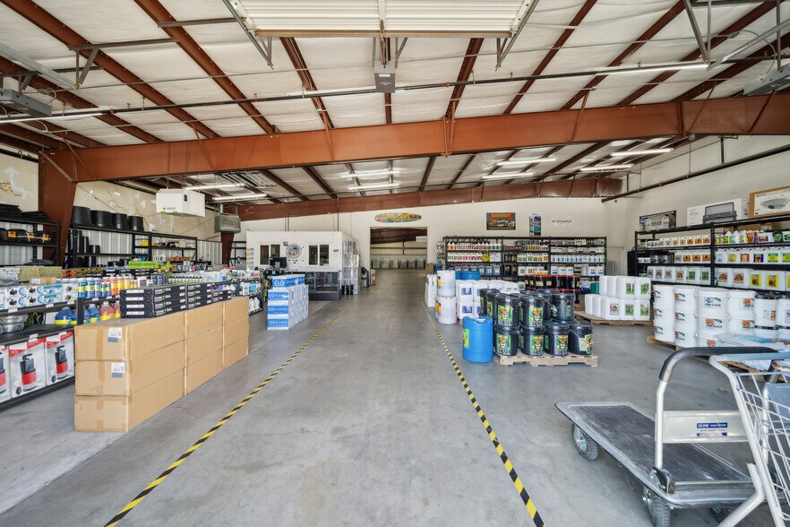More Photos Of 710 S Adams St, Sapulpa Distribution For Sale
