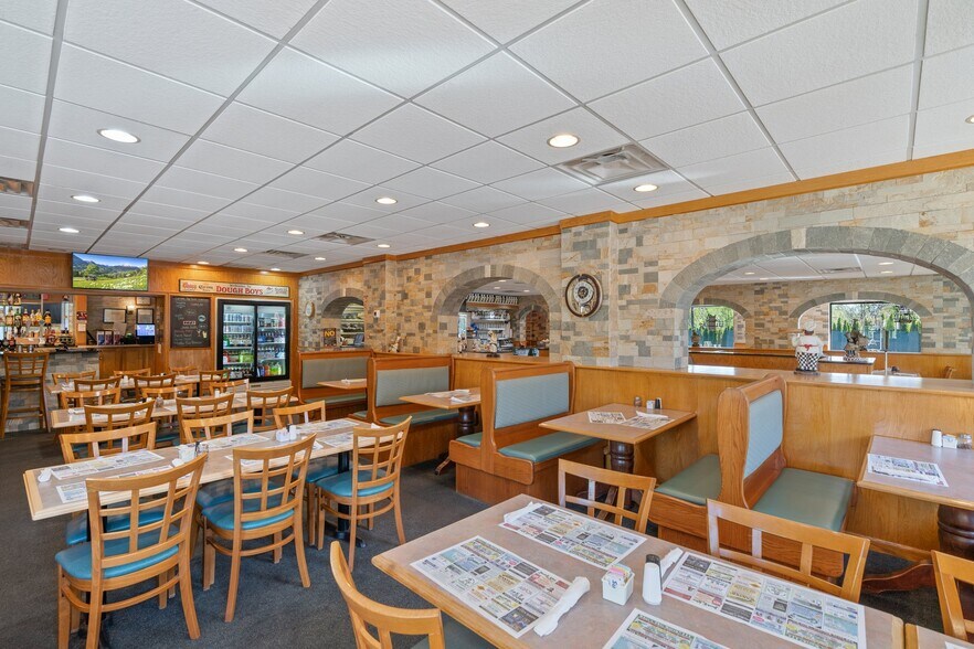 More Photos Of 232 W Moorestown Rd, Wind Gap Restaurant For Sale