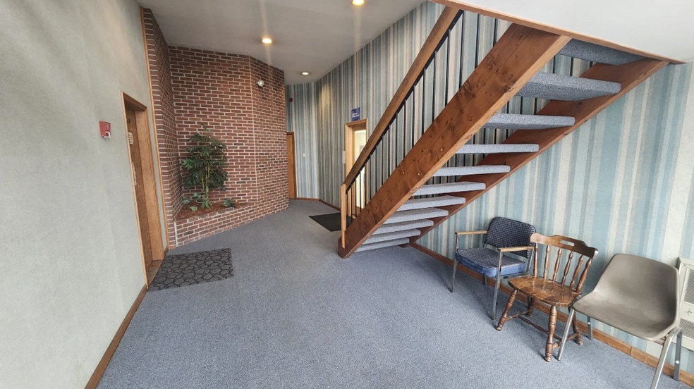 More Photos Of 4 Birch St, Derry Office For Sale