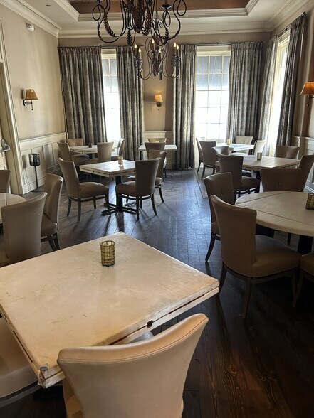 More Photos Of 1300 St Charles Ave, New Orleans Restaurant For Sale