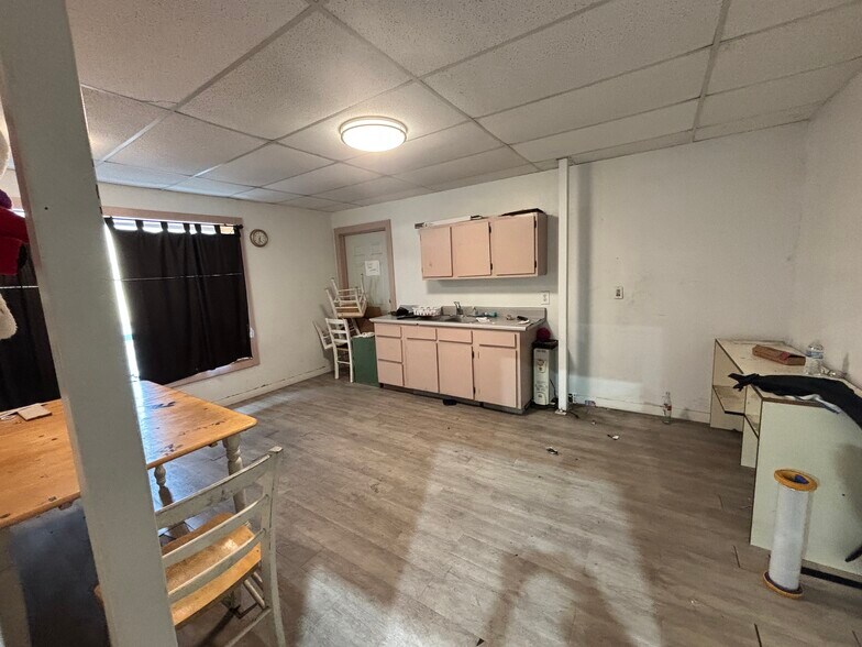 More Photos Of 2618 Cherry Ave NE, Salem Industrial For Sale