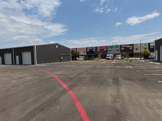 More Photos Of 9326 SE Loop 410, San Antonio Flex For Sale