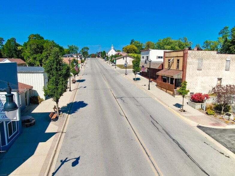 More Photos Of 210 2nd St, Lincoln Flex For Sale