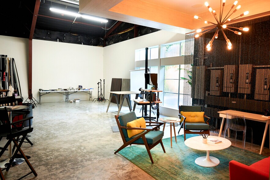 More Photos Of 5226 Elm St, Bellaire Light Distribution For Sale