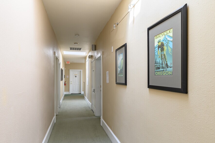 More Photos Of 16079 SW Railroad St, Sherwood Office For Sale