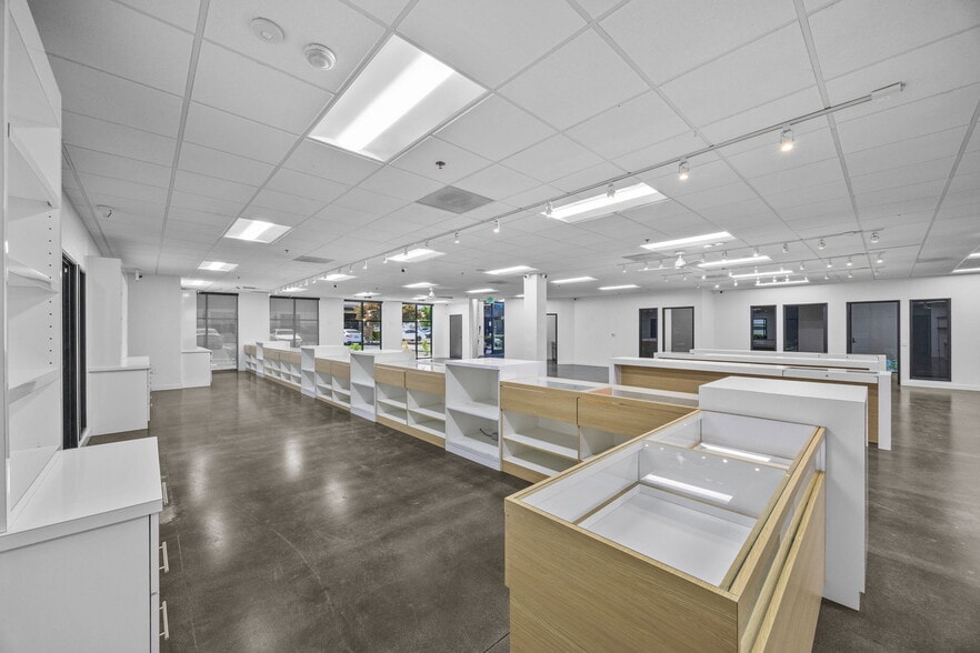 More Photos Of 536 Queensland Cir, Corona Office For Sale