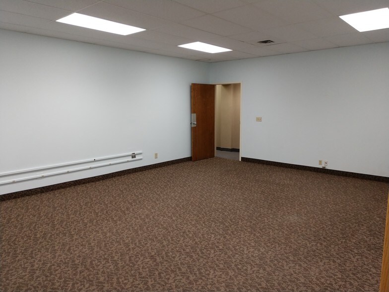 More Photos Of 300 E Saint Germain St, Saint Cloud Office For Sale