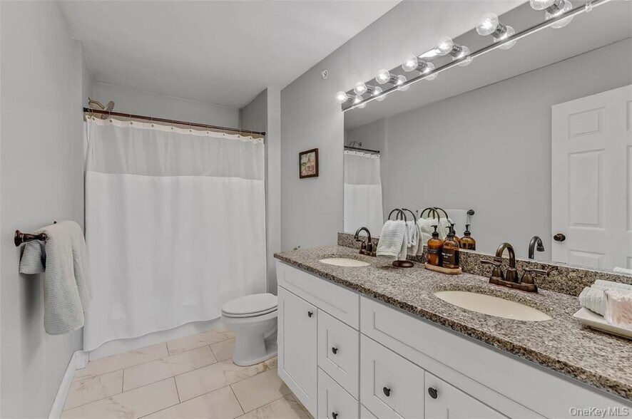 More Photos Of 365 Ann St, Newburgh Office For Sale