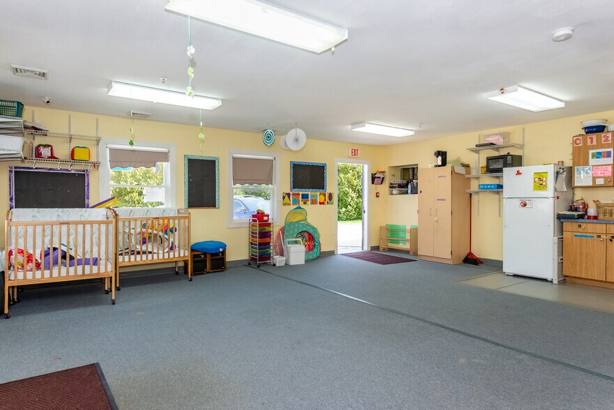 More Photos Of 105 Durham Rd, Dover Daycare Center For Sale