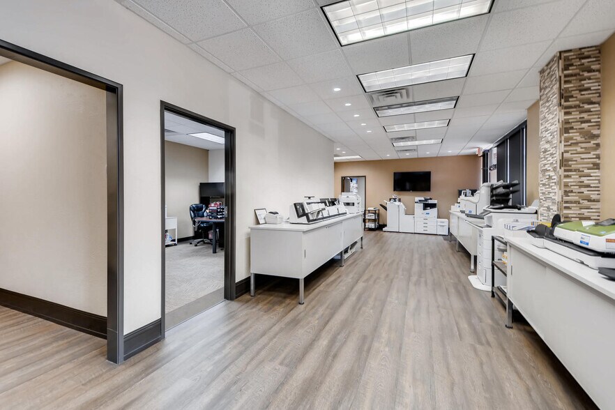 More Photos Of 2016 E Randol Mill Rd, Arlington Unknown For Lease