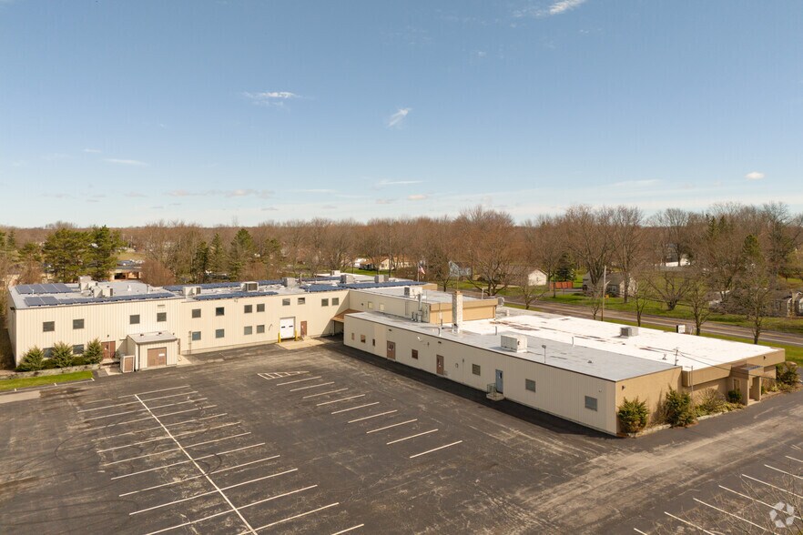 More Photos Of 7290 Nash Rd, North Tonawanda Showroom For Sale