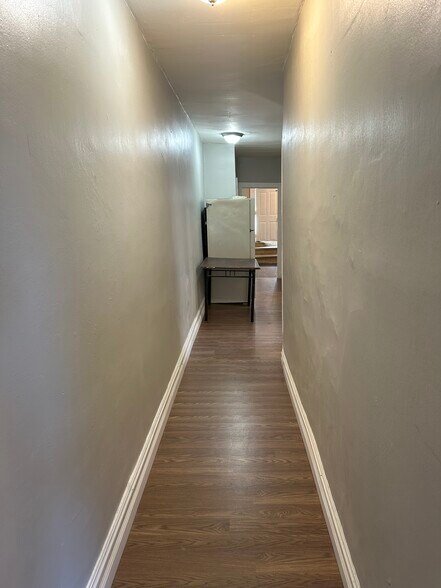 More Photos Of 1192 Yorkship Sq, Camden Storefront Retail Residential For Lease