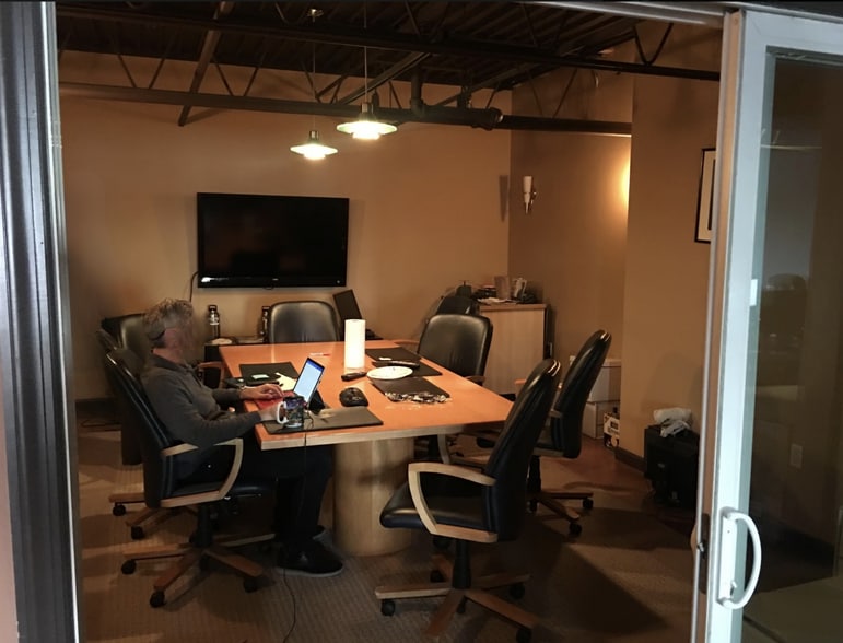 More Photos Of 3533-3539 Lawson Blvd, Oceanside Warehouse For Lease