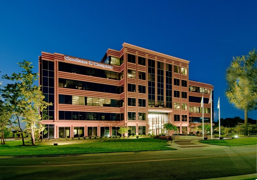 Primary Photo Of 272 Bendix Rd, Virginia Beach Unknown For Lease