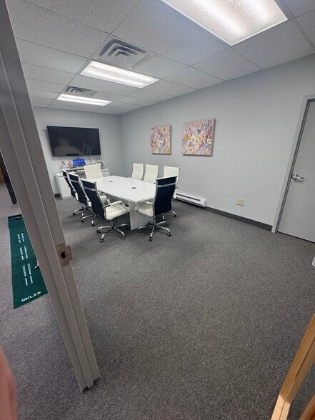 More Photos Of 505 Thornall St, Edison Office For Lease
