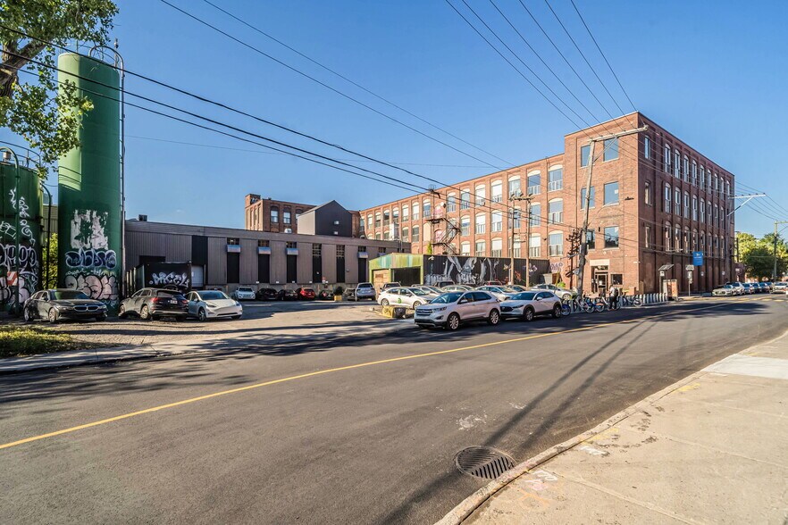More Photos Of 4035 Rue Saint-Ambroise, Montréal Loft Creative Space For Lease