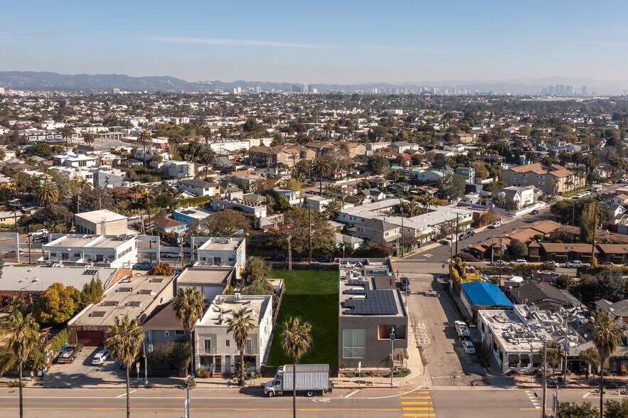 More Photos Of 1015 Abbot Kinney Blvd, Venice Office Residential For Sale
