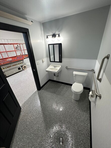 More Photos Of 820 Plaza Ln, Laramie Warehouse For Sale