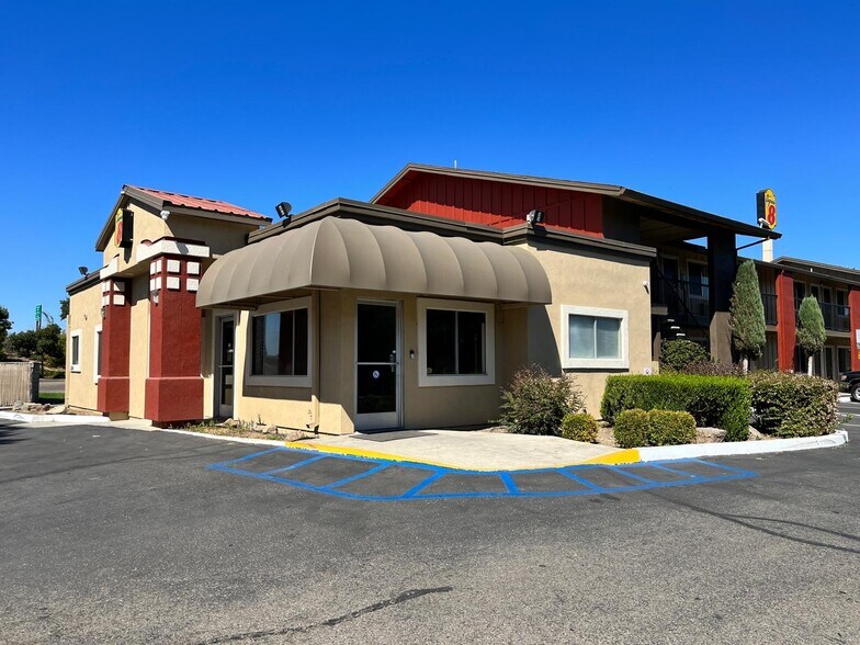 More Photos Of 30 Gilmore Rd, Red Bluff Hotel For Sale