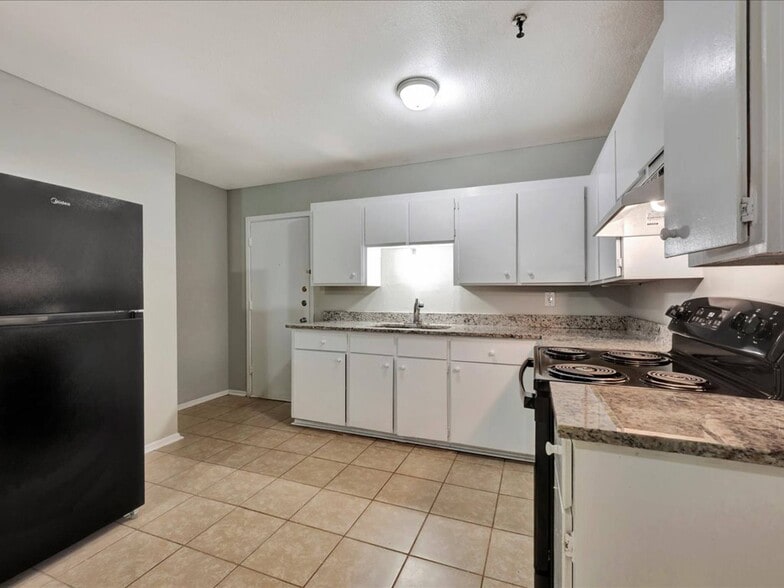 More Photos Of 15890 N US Highway 59, Garrison Apartments For Sale