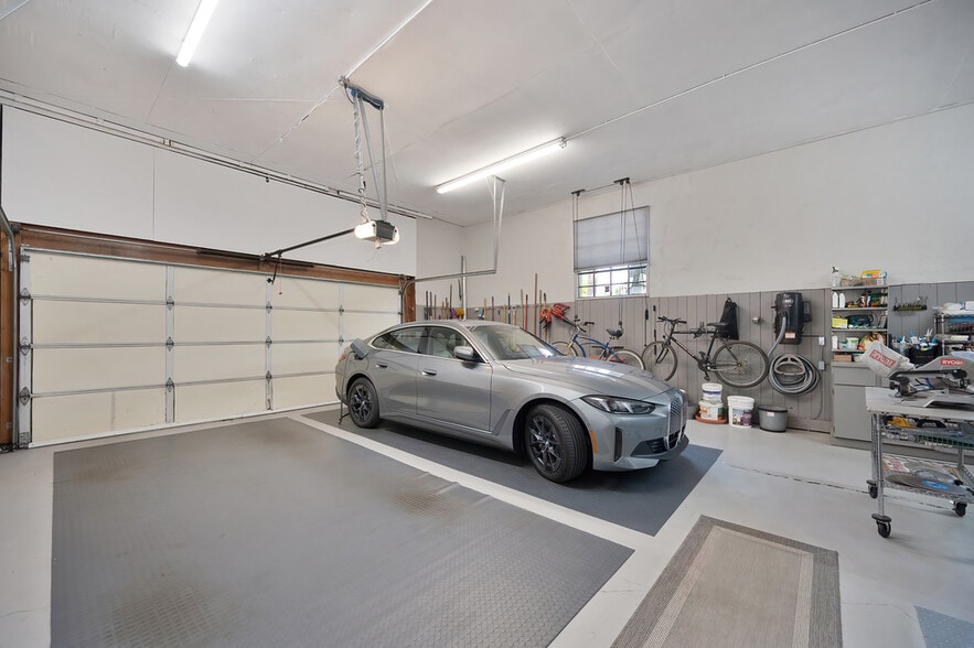 More Photos Of 2101 28th St, Sacramento Warehouse For Sale