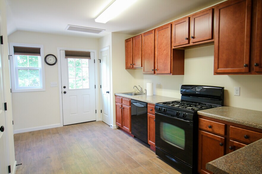 More Photos Of 368 E Main St, Middletown Restaurant For Sale