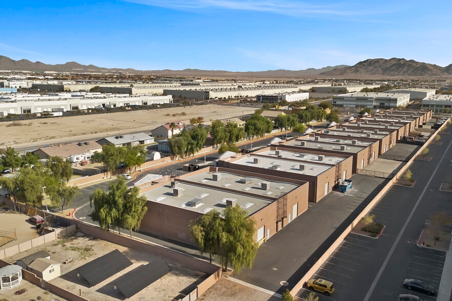More Photos Of 2781 N Lamb Blvd, Las Vegas Distribution For Lease
