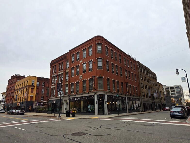 More Photos Of 56 Franklin St, Worcester Apartments For Lease