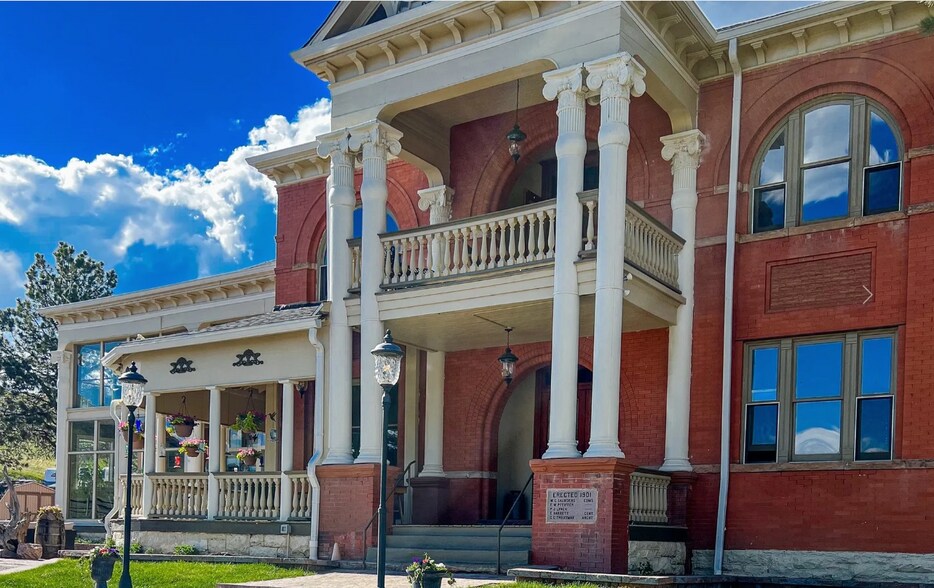 More Photos Of 600 N B St, Cripple Creek Hotel For Sale