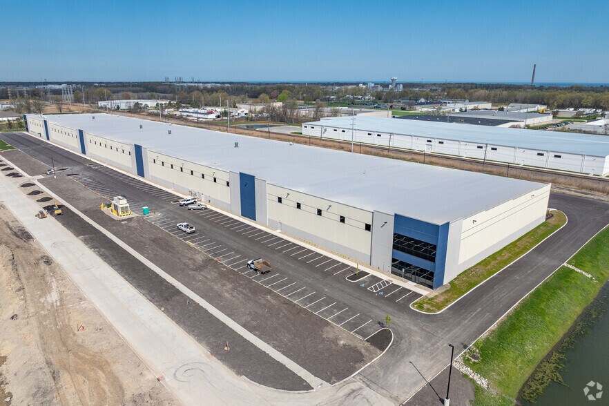 More Photos Of 37988 Avon Commerce Pky, Avon Distribution For Lease