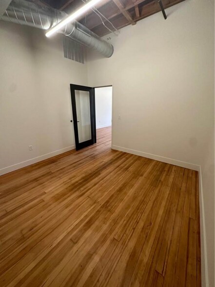 More Photos Of 1201 Keosauqua Way, Des Moines Office For Lease