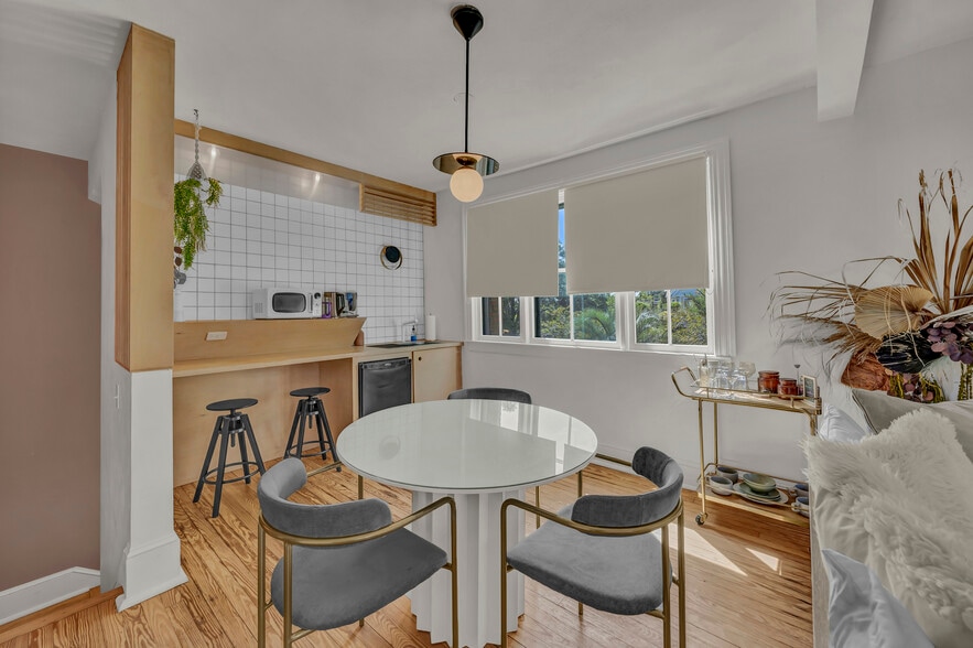 More Photos Of 118 S 4th St, Wilmington Hospitality For Sale