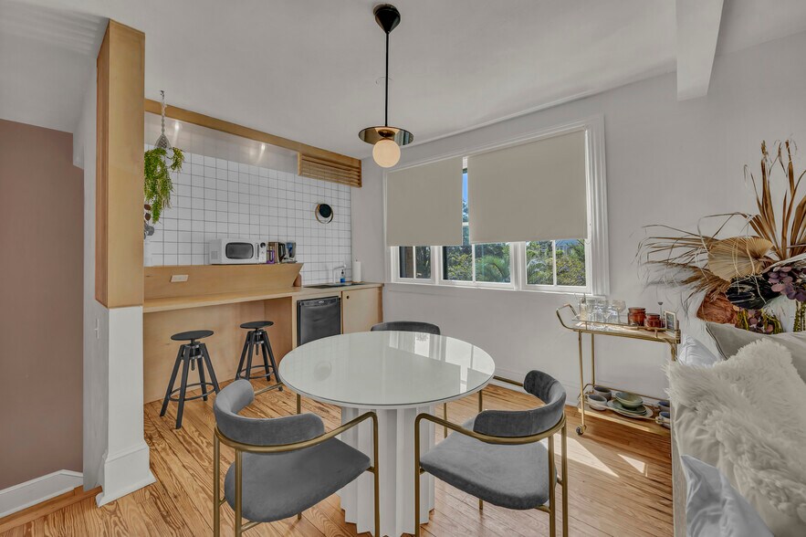 More Photos Of 118 S 4th St, Wilmington Hospitality For Sale