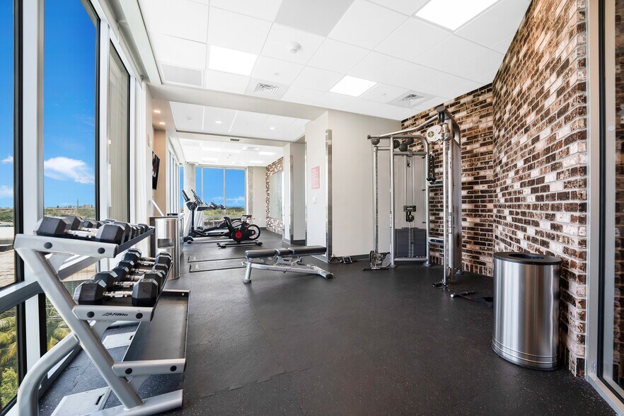 More Photos Of 3401 NW 25th St, Miami Hotel For Sale