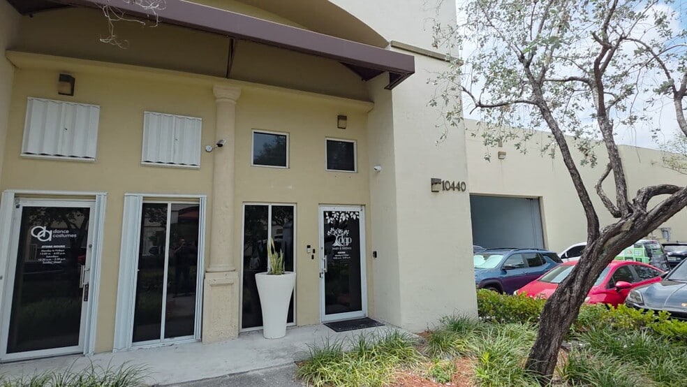 More Photos Of 10420 NW 37th Ter, Miami Warehouse For Sale