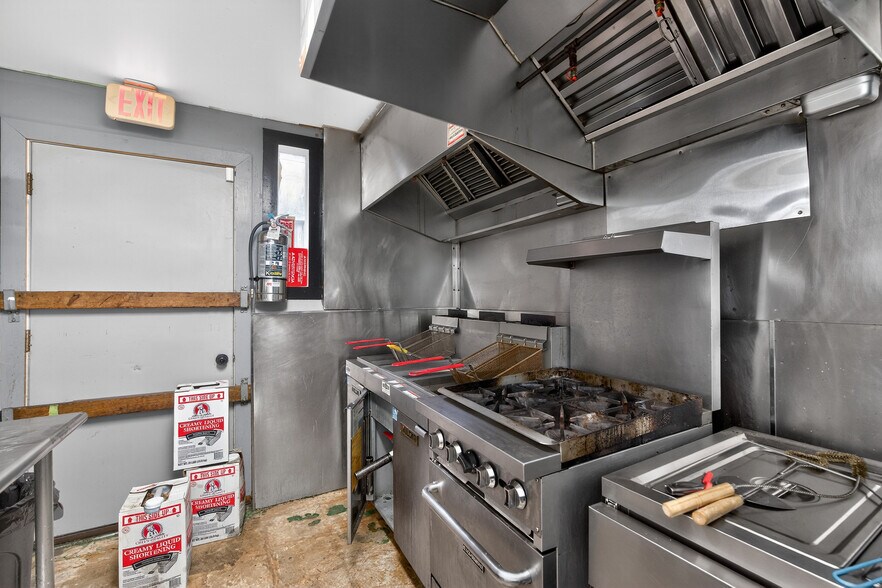 More Photos Of 427 S Pearl St, Albany Storefront Retail Residential For Sale