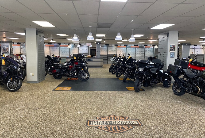 More Photos Of 385 N Witchduck Rd, Virginia Beach Freestanding For Sale