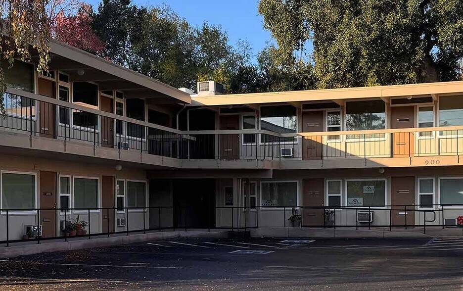 More Photos Of 900 N San Antonio Rd, Los Altos Office For Lease