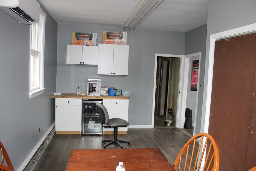 More Photos Of 5112 Umbria St, Philadelphia Light Manufacturing For Lease