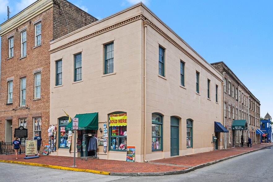 More Photos Of 217 W Bryan St, Savannah Office For Lease