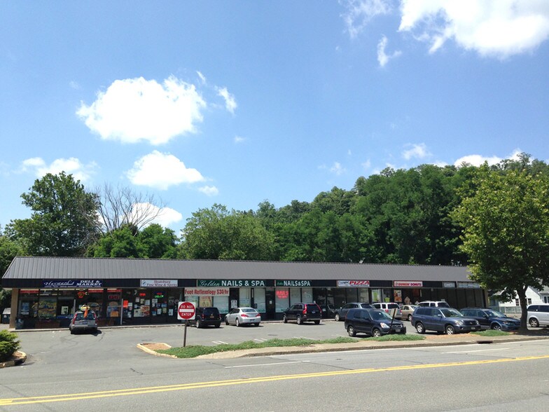 Primary Photo Of 59-71 Orange Tpke, Sloatsburg Storefront For Lease