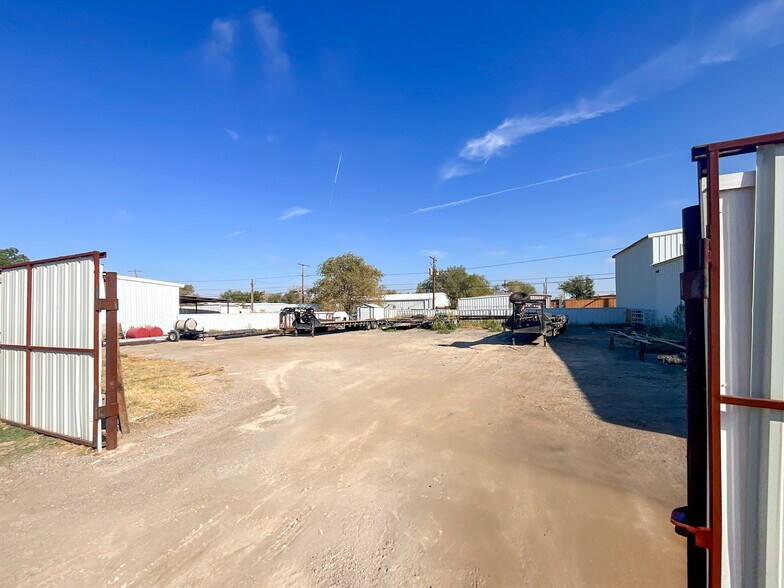 More Photos Of 400 Stoddard st, Odessa Warehouse For Sale