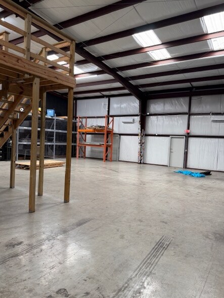 More Photos Of 13215 Judson Rd, San Antonio Showroom For Lease