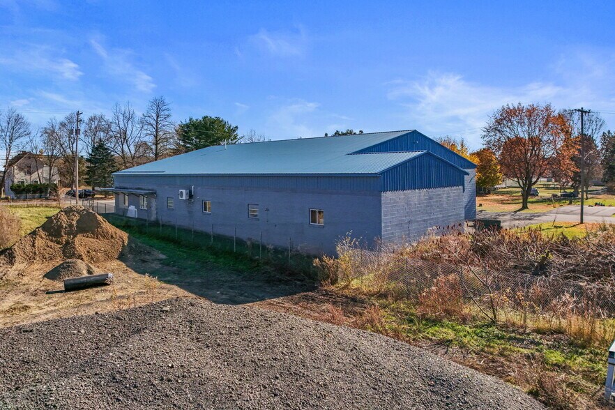 More Photos Of 934 Lackawanna Ave, Horseheads Showroom For Sale